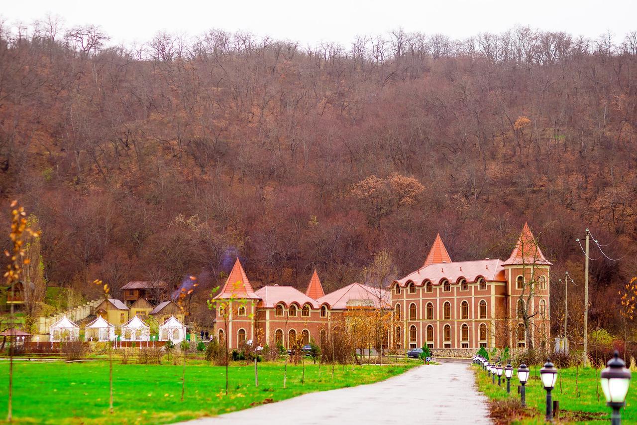 Chateau กูซาร์ ภายนอก รูปภาพ